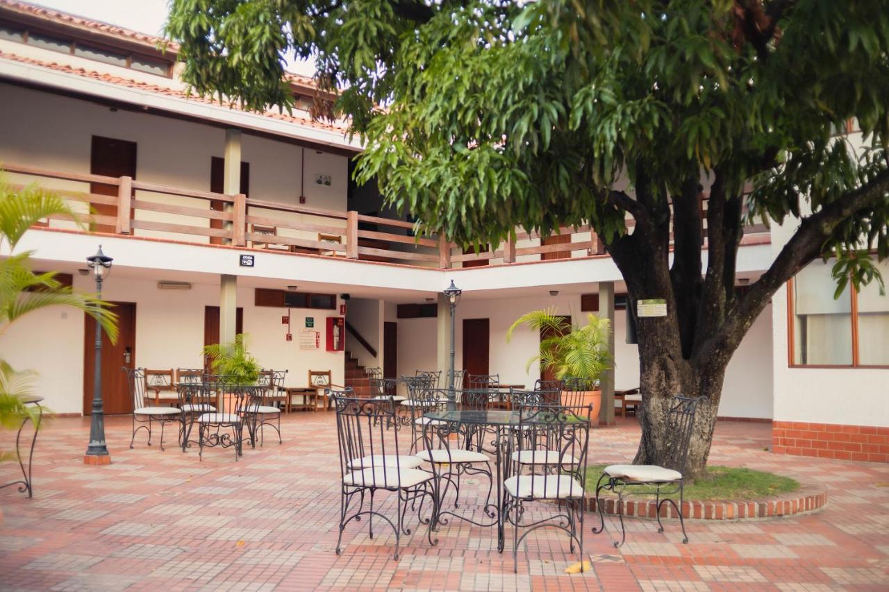 Hotel Faranda Bolivar Cucuta, A Member Of Radisson Individuals Ngoại thất bức ảnh