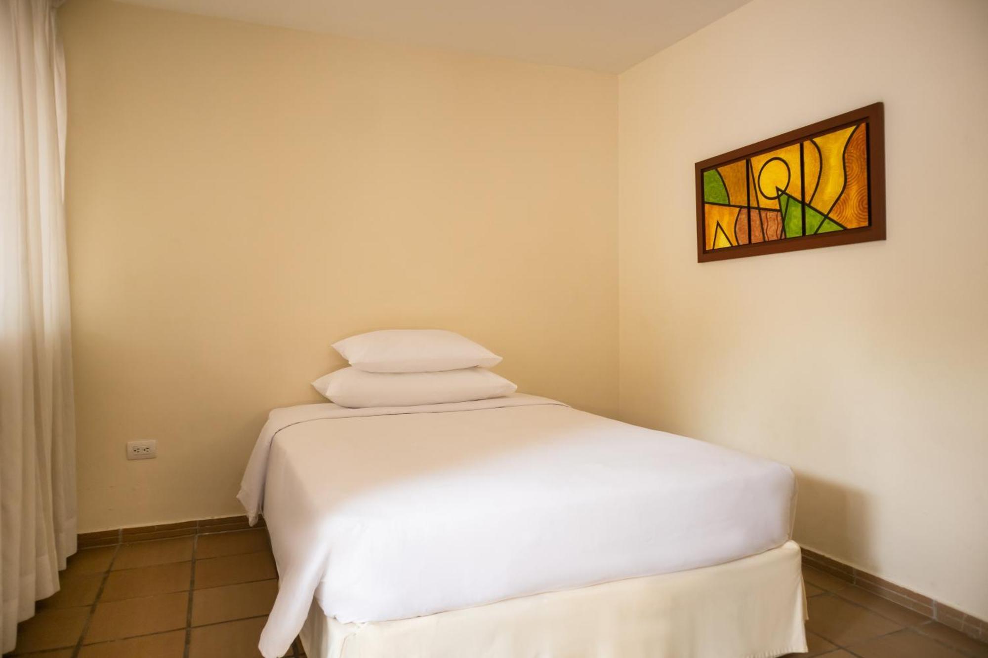Hotel Faranda Bolivar Cucuta, A Member Of Radisson Individuals Ngoại thất bức ảnh