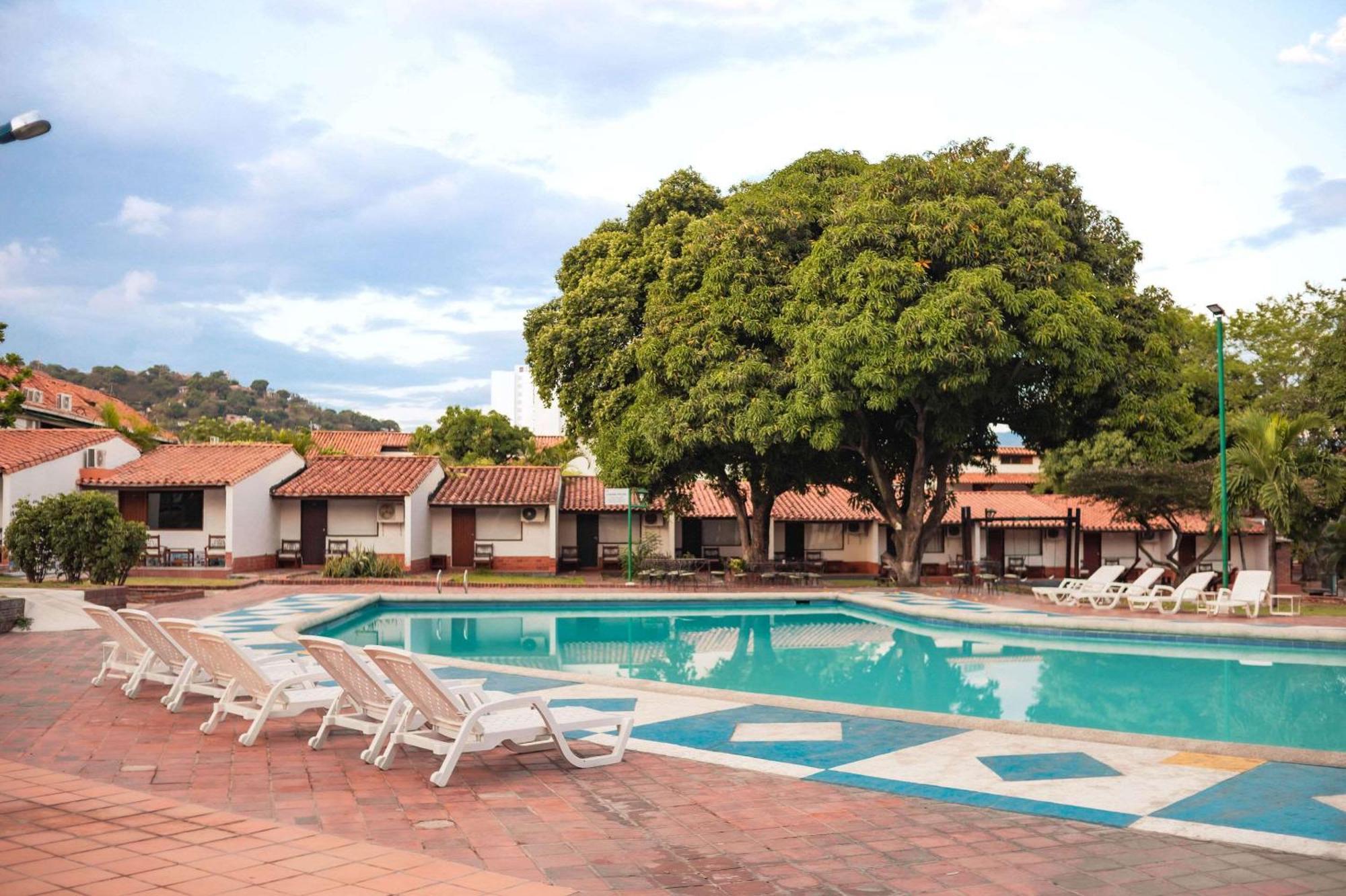 Hotel Faranda Bolivar Cucuta, A Member Of Radisson Individuals Ngoại thất bức ảnh